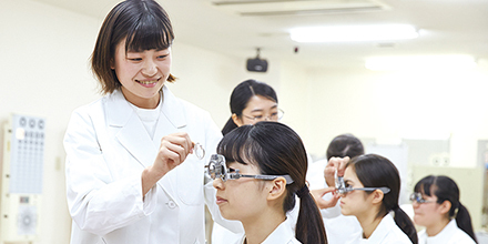視能訓練士になるバナー：TOPリンク画像